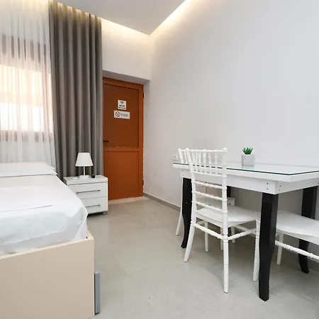 Feliz - Premium With Free Private Parking Guest house