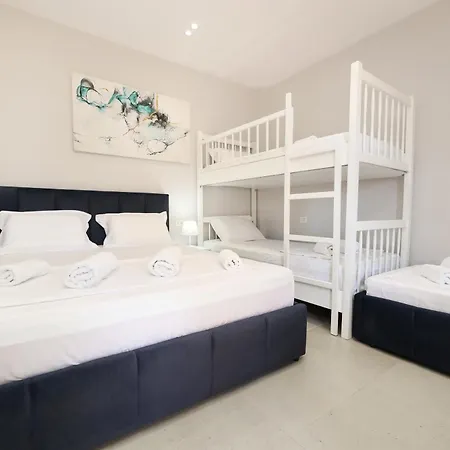 Guest house Feliz - Premium With Free Private Parking